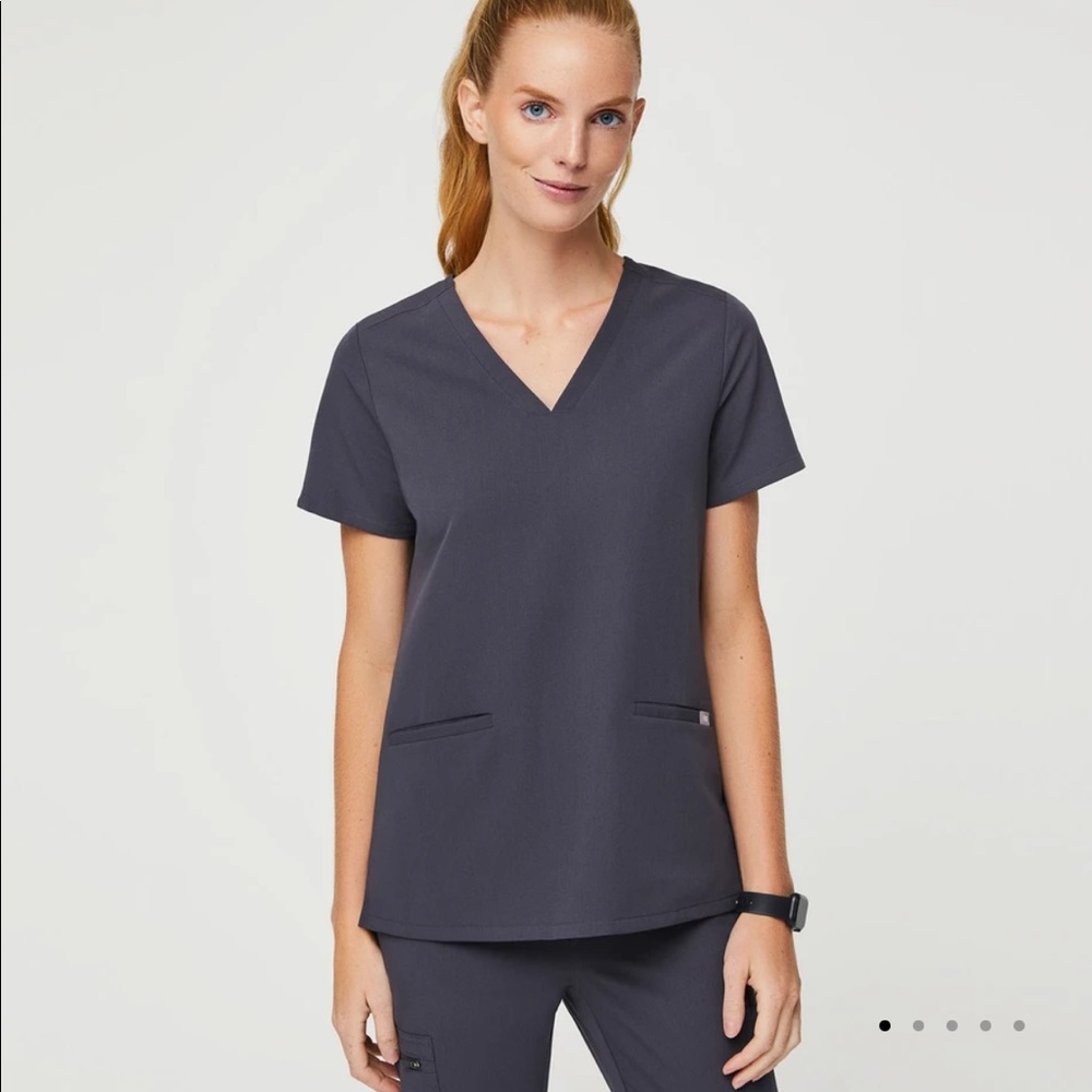 Charcoal Grey Figs Casma Three-Pocket Scrub Top